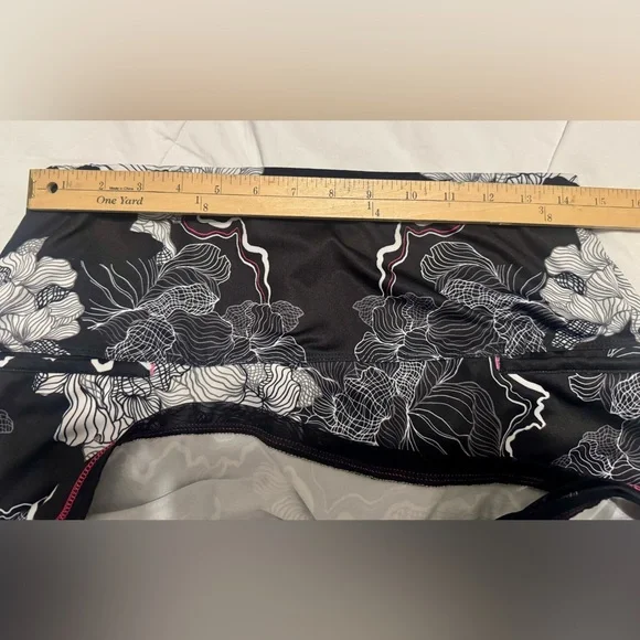 Lucky in Love Size L/12 Skort with Pockets - Picture 7 of 10